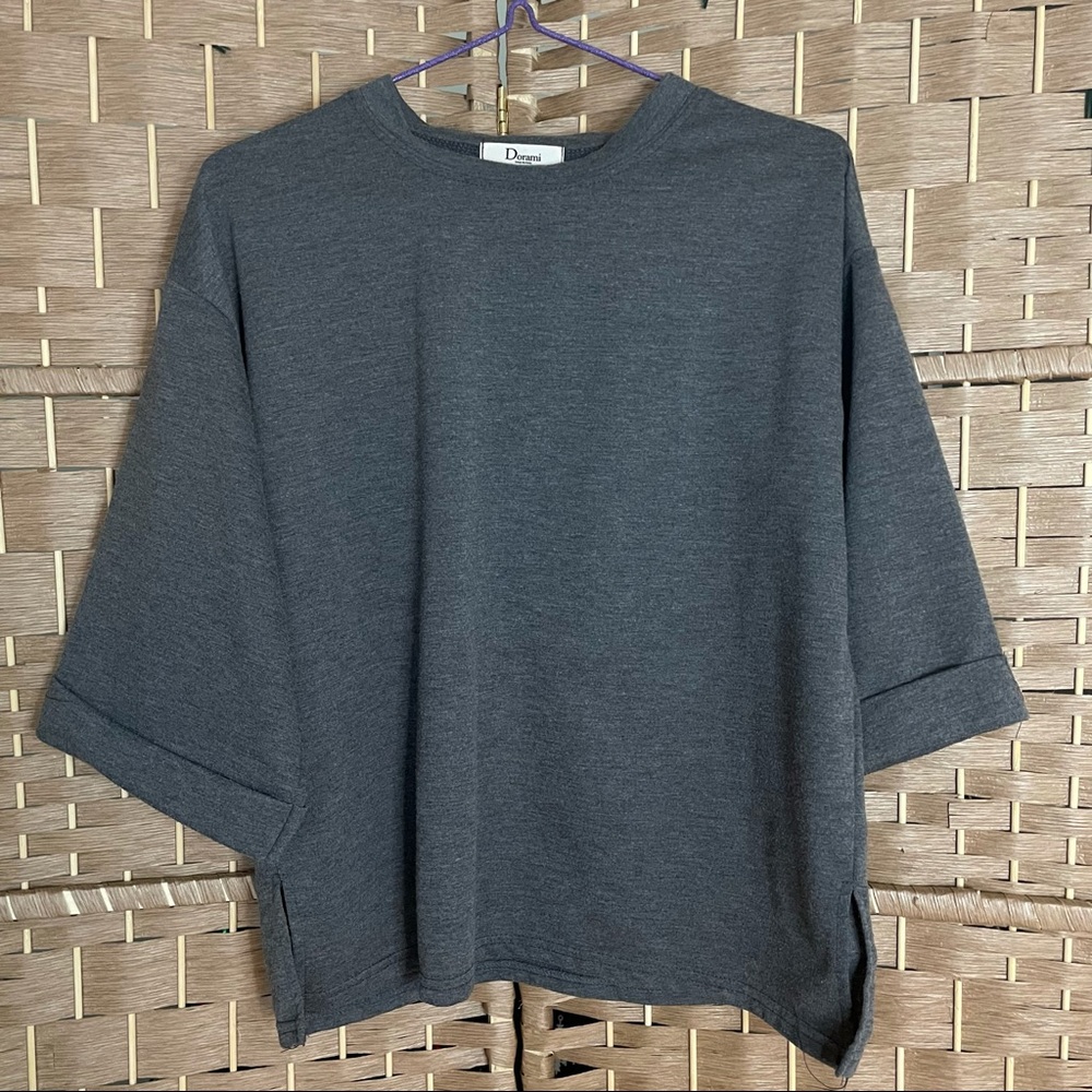 Batwing 3/4 sleeve grey top